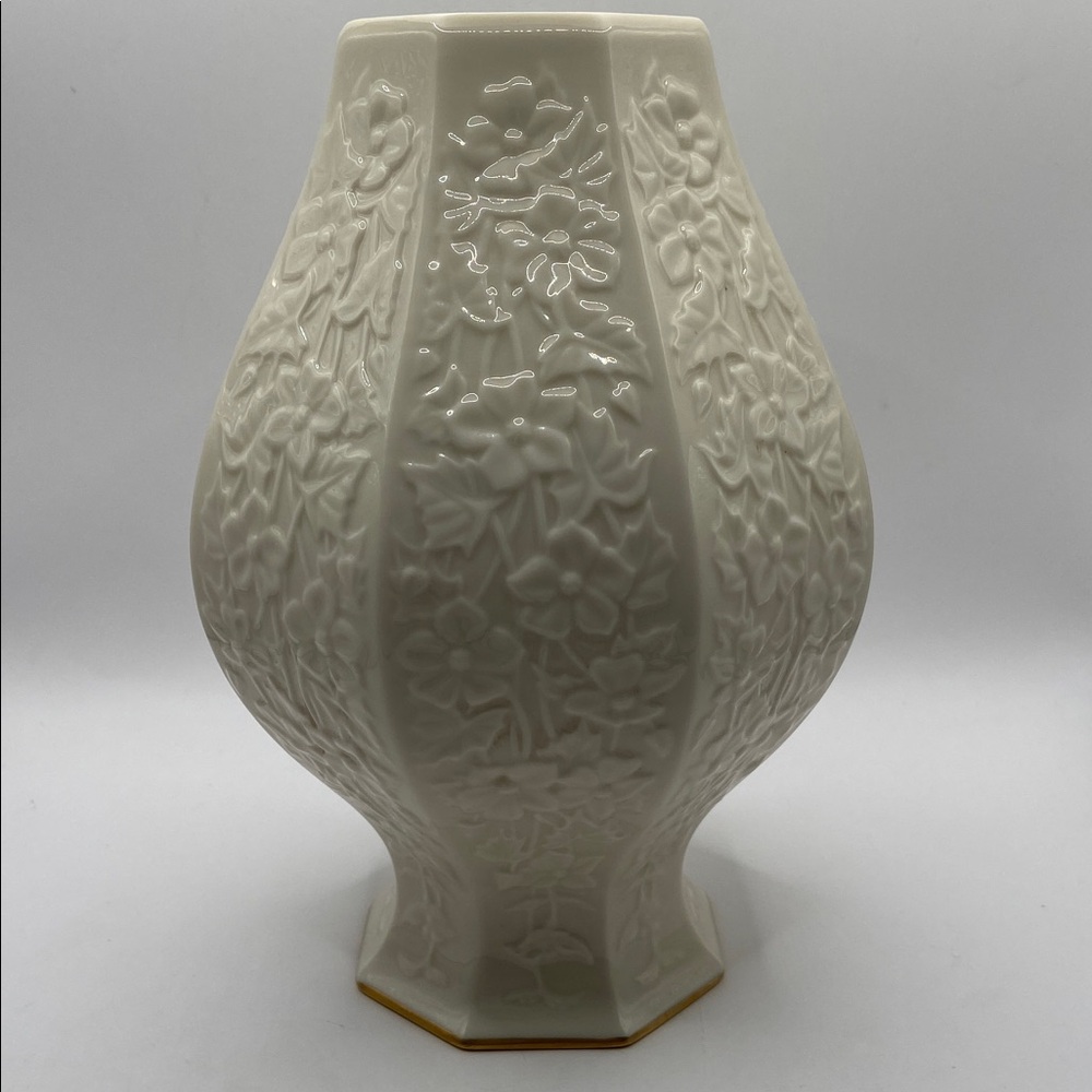 Vintage Lenox Porcelain Vase With 25K Gold Trim Garden Collection - Picture 7 of 7